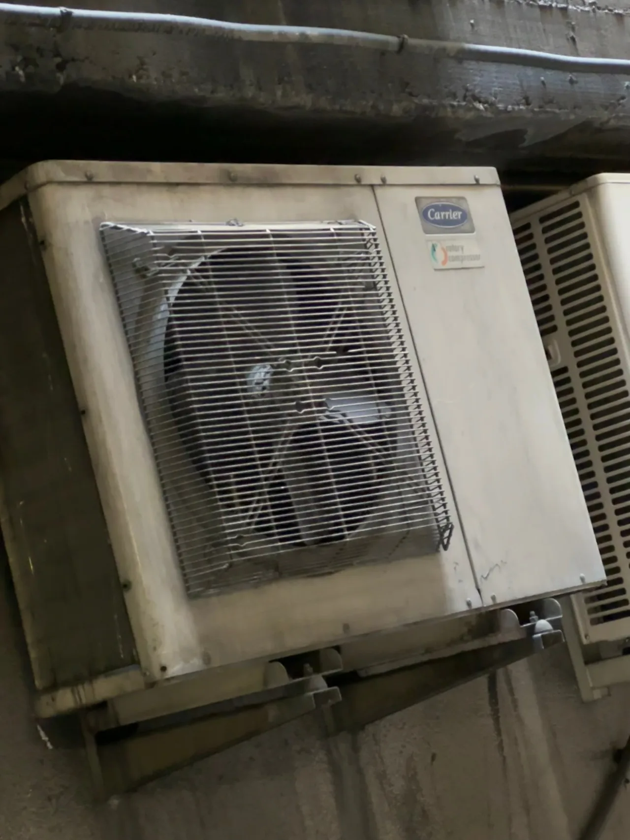 Carrier «rotary compressor» (exterior) — foto 1
